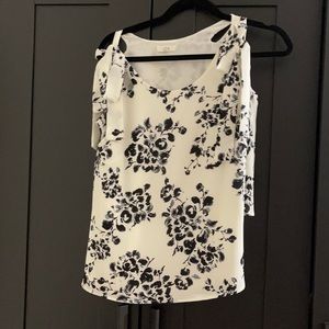 Medium size dressy shirt